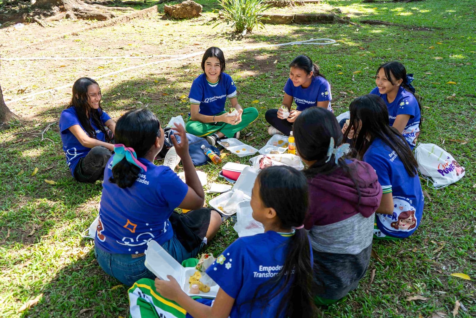 Clubes de empoderamiento de niñas y adolescentes